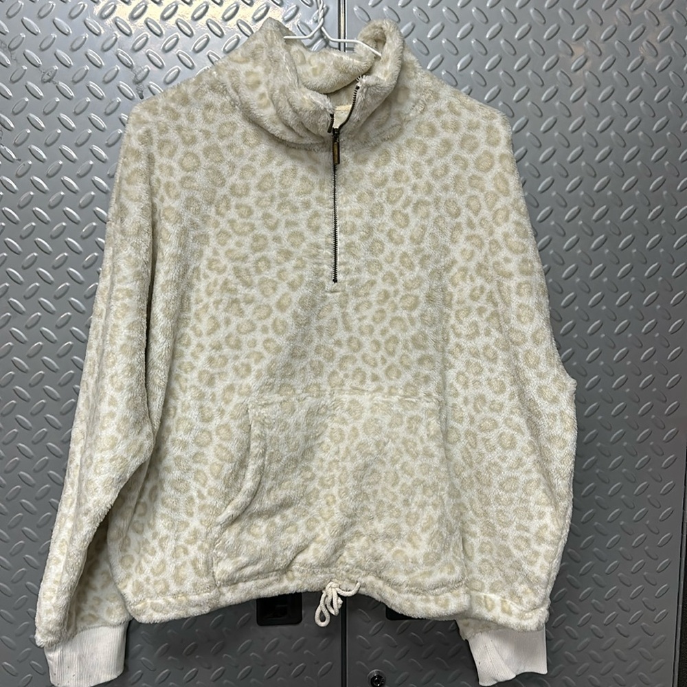 Cheetah print fuzzy sweatshirt